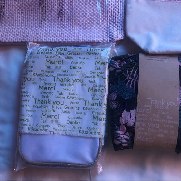 ❤️NWT set of 5 cosmetics bags - Picture 4 of 7